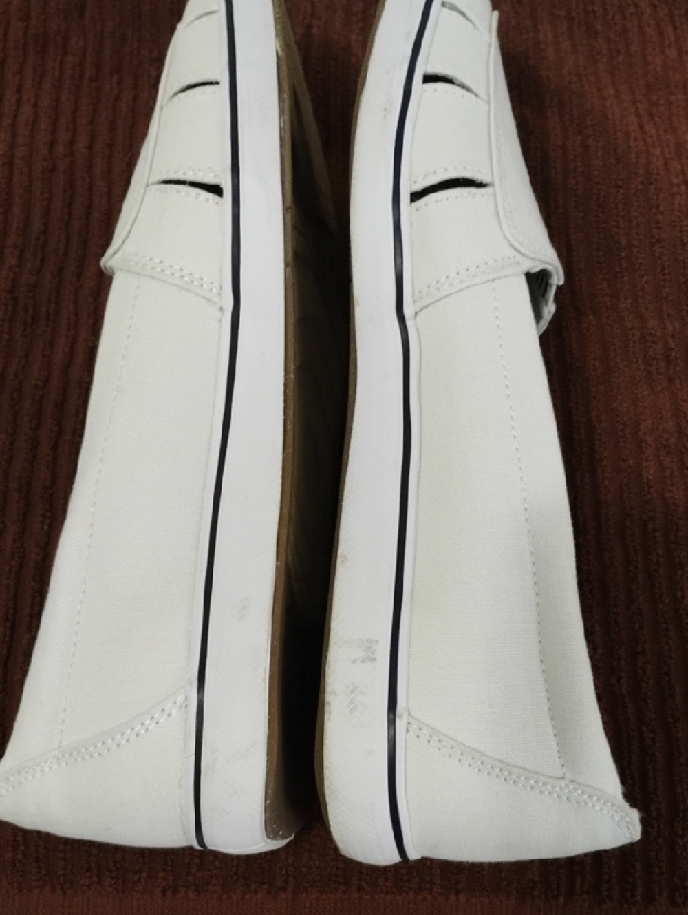 Skechers Grasshopper Women's White Slip-On Tennis Shoes - Picture 5 of 7